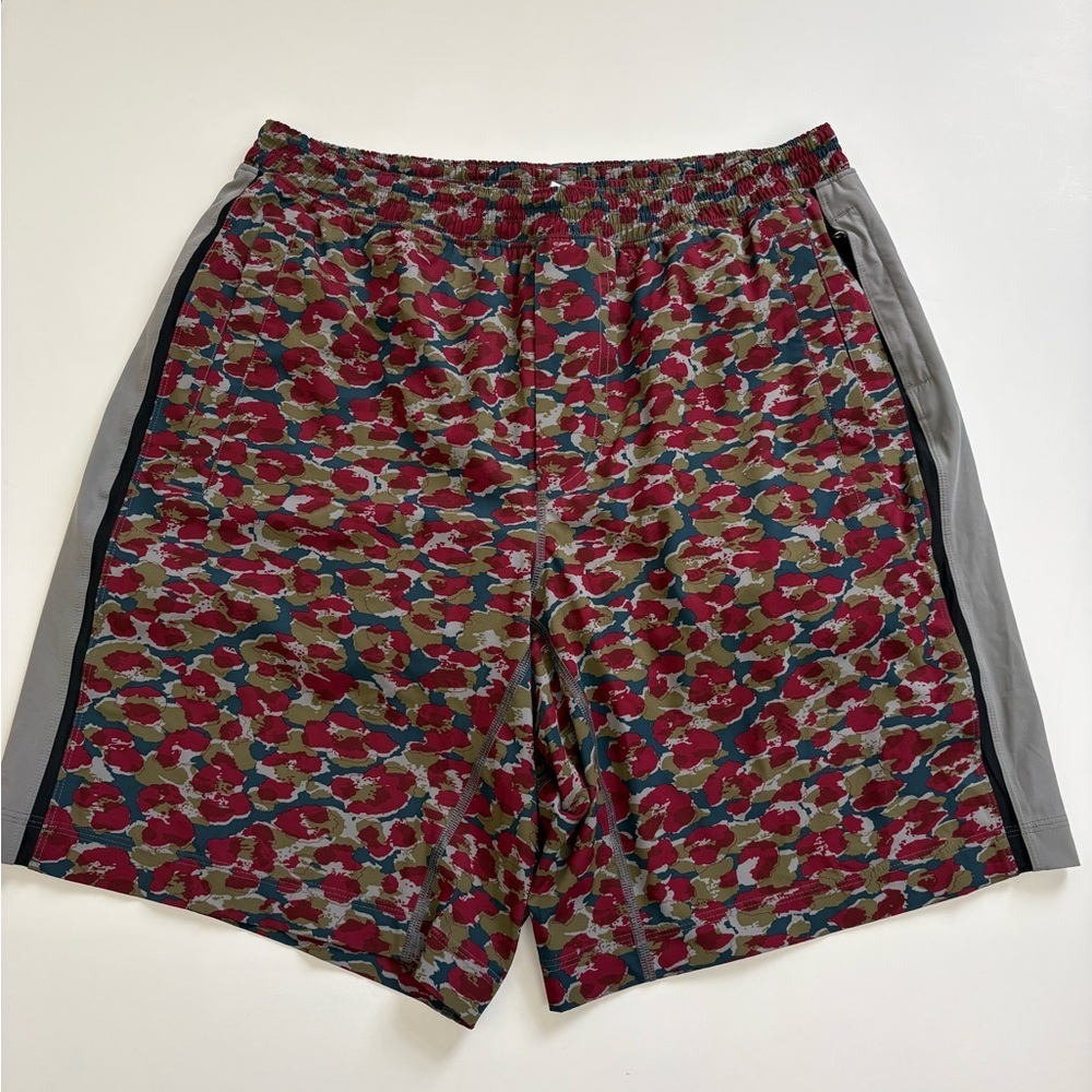 Lululemon Men’s Athletic Lined Shorts Size XL Red Green Blue Gray Print